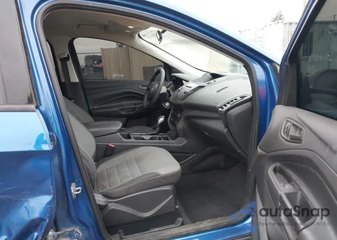 2017 Ford Escape S z USA, uszkodzony, nr VIN 1FMCU0F79HUB44586
